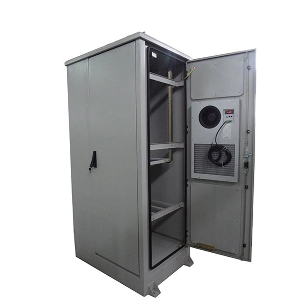 Grounding during power distribution box maintenance