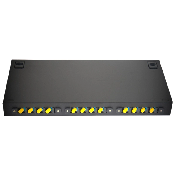 Benefits of interconnecting two core switches