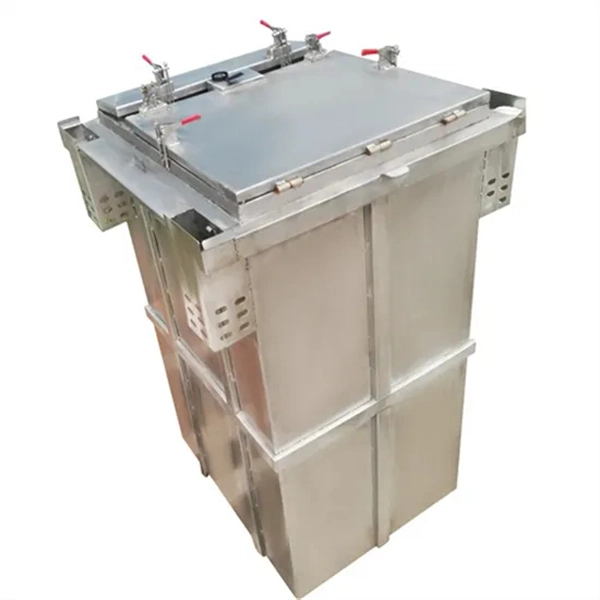 Low-voltage interconnection cabinet busbar bridge