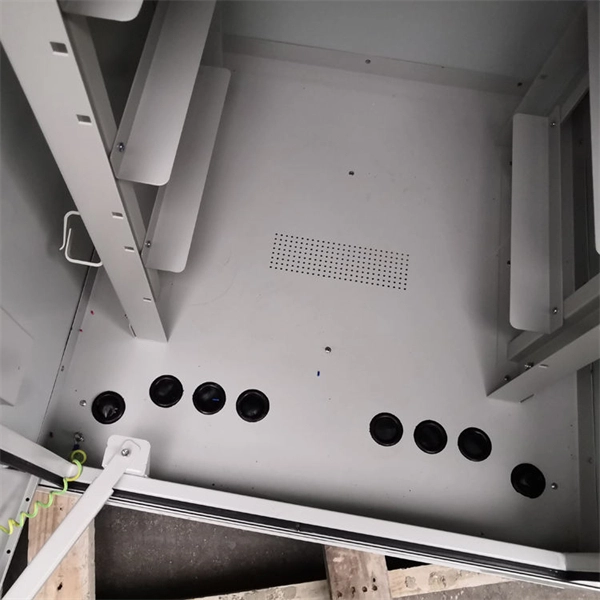 Requirements for incoming and outgoing cables of floor-mounted distribution boxes