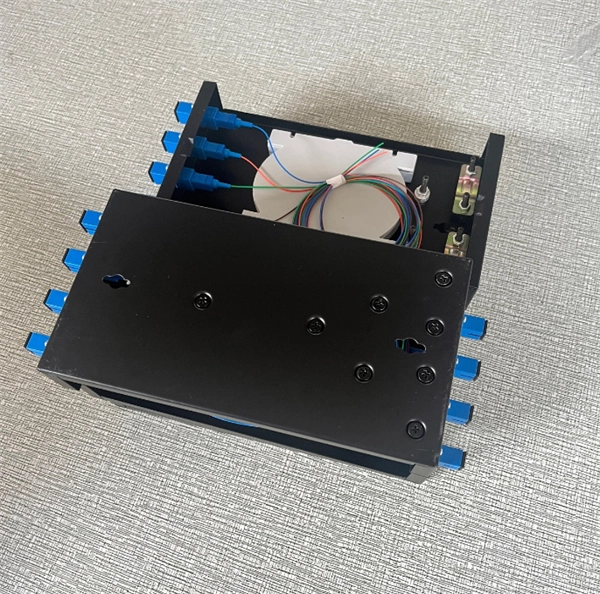 What is the purpose of the small busbar at the top of the 1yma cabinet 